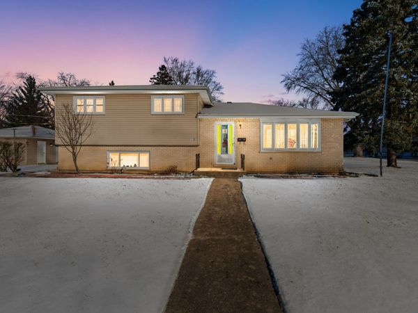 550 E North Broadway Street, Lombard, IL 60148