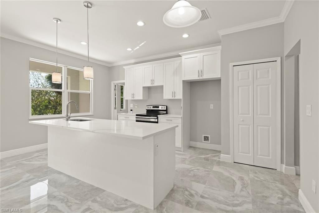 897 Iris Dr, North Fort Myers, FL 33903 Photo