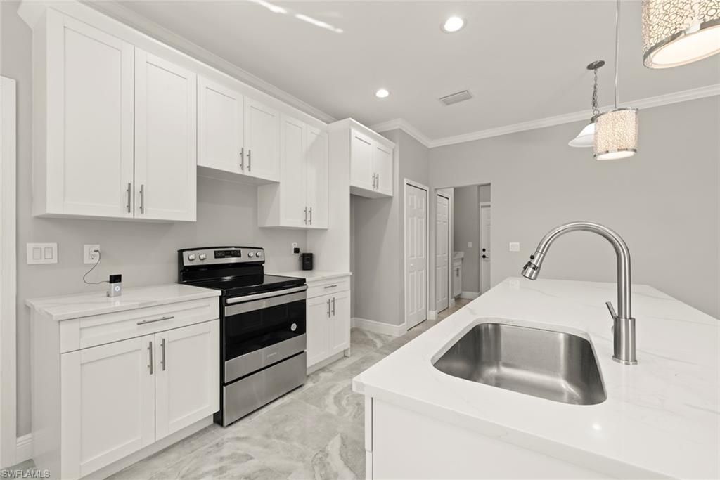 897 Iris Dr, North Fort Myers, FL 33903 Photo