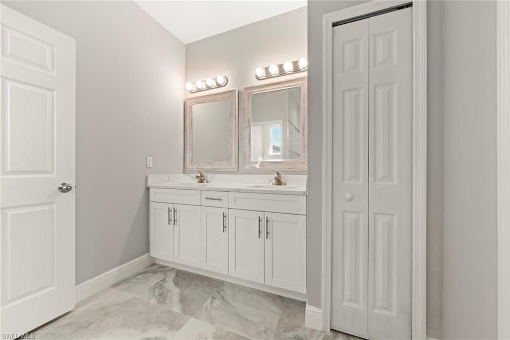 897 Iris Dr, North Fort Myers, FL 33903 Photo