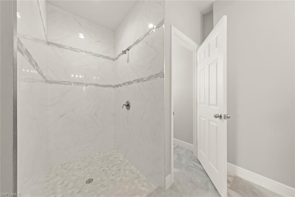 897 Iris Dr, North Fort Myers, FL 33903 Photo