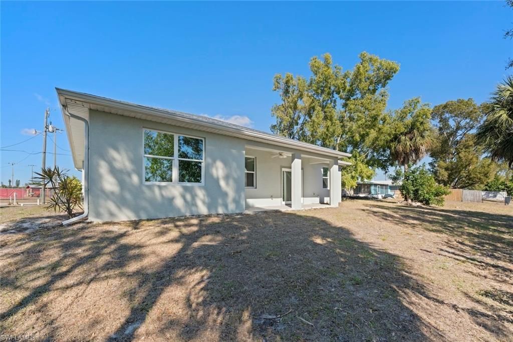 897 Iris Dr, North Fort Myers, FL 33903 Photo