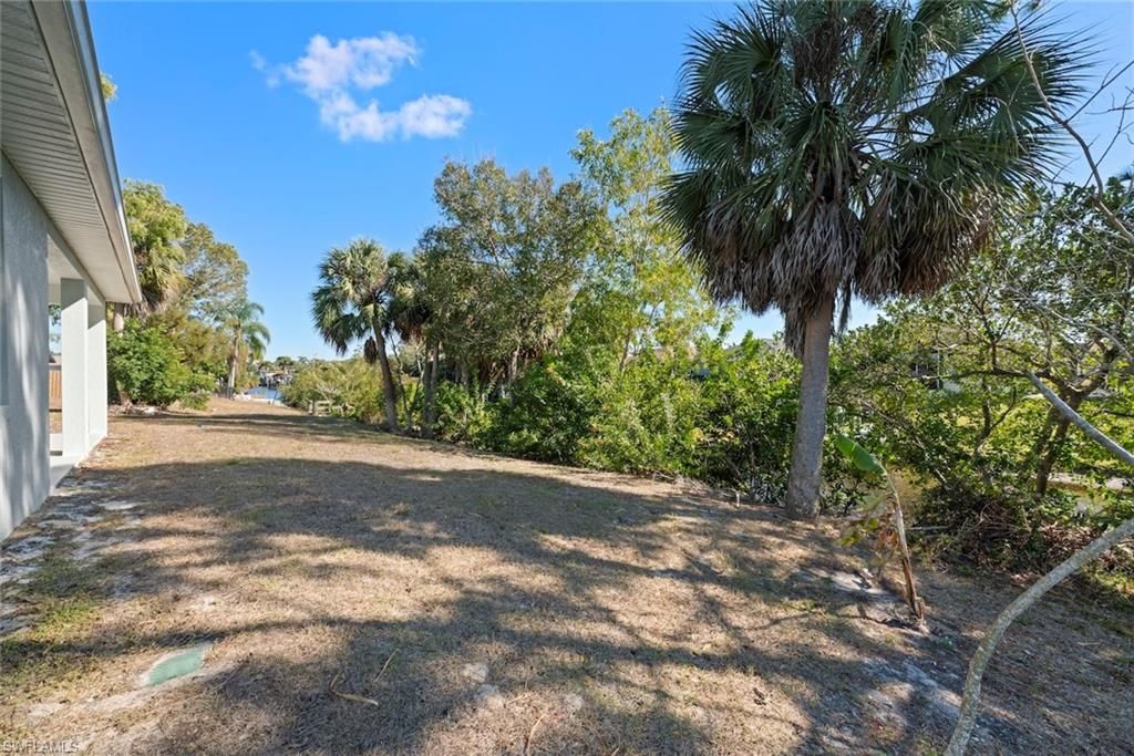 897 Iris Dr, North Fort Myers, FL 33903 Photo