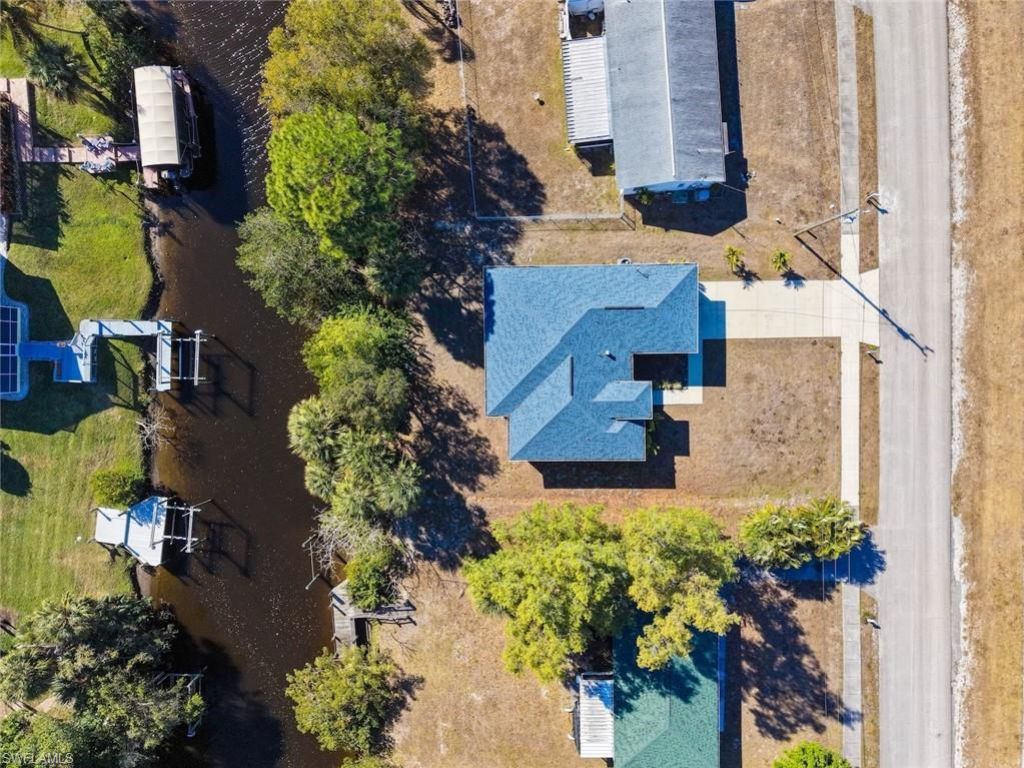 897 Iris Dr, North Fort Myers, FL 33903 Photo