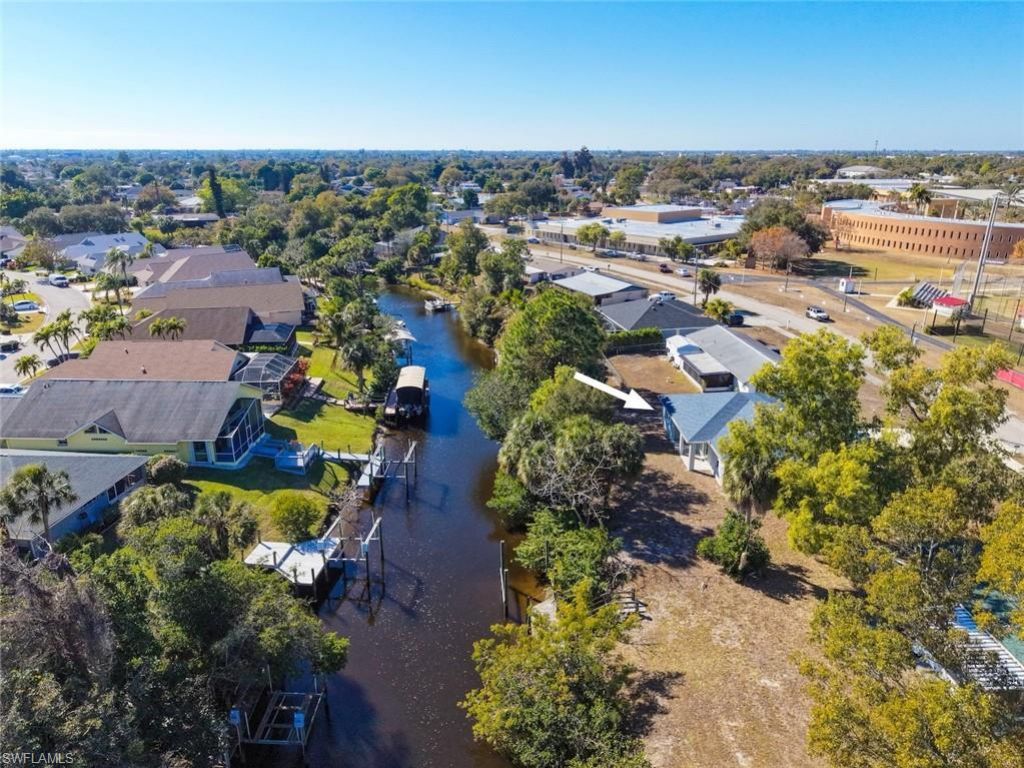 897 Iris Dr, North Fort Myers, FL 33903 Photo