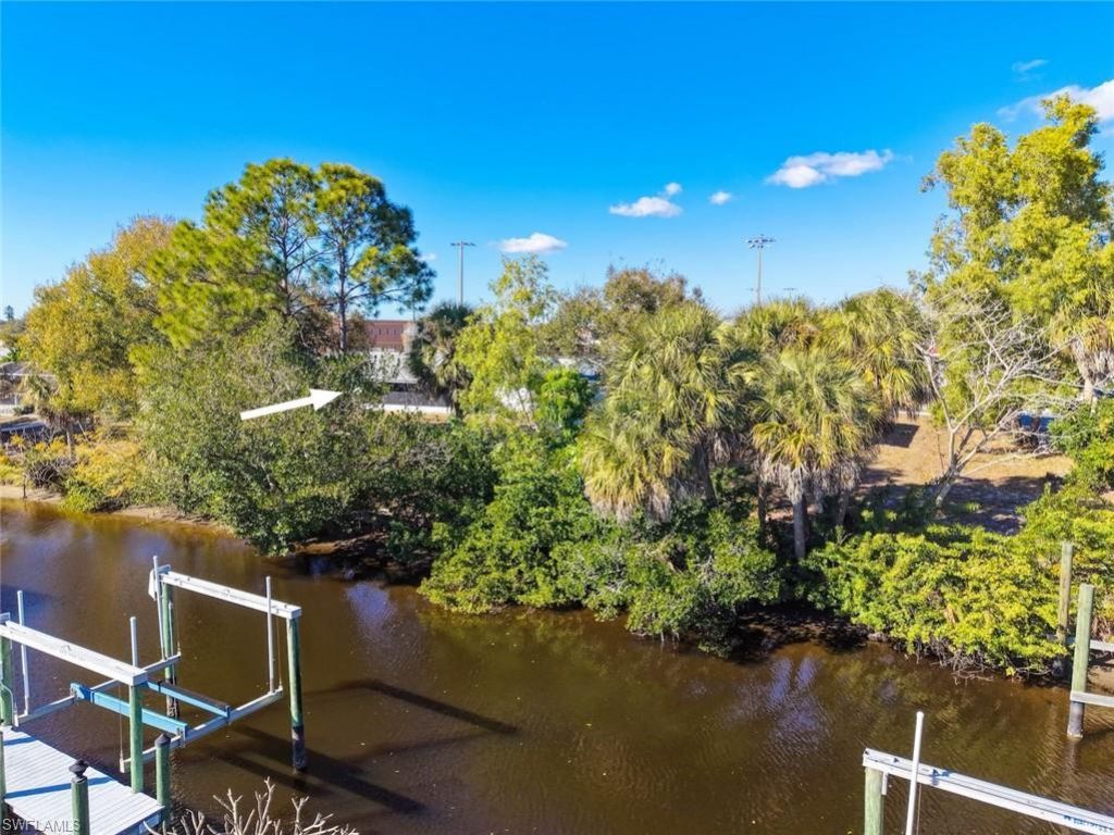 897 Iris Dr, North Fort Myers, FL 33903 Photo