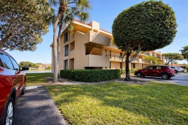 6311 Coral Lake Dr, Unit 111, Margate, FL 33063 Photo