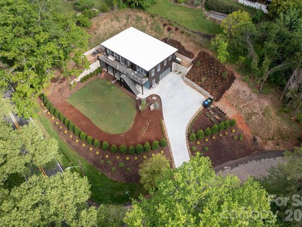 8 Midland Drive, Asheville, NC 28804