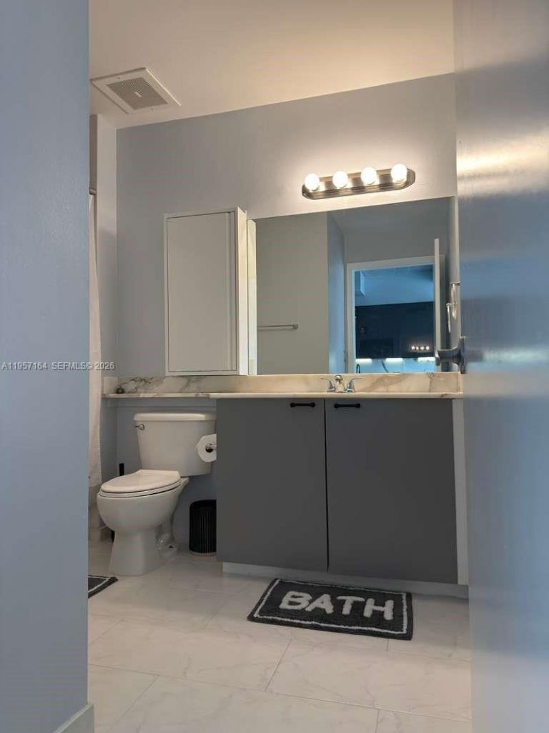 234 NE 3rd St, Unit 1003, Miami, FL 33132 Photo
