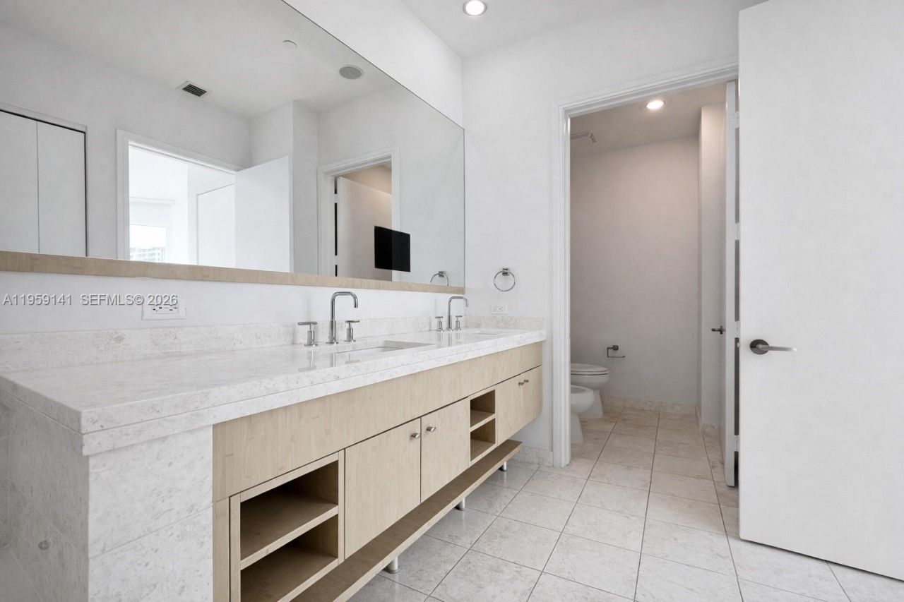 900 Brickell Key Blvd, Unit 2405, Miami, FL 33131 Photo