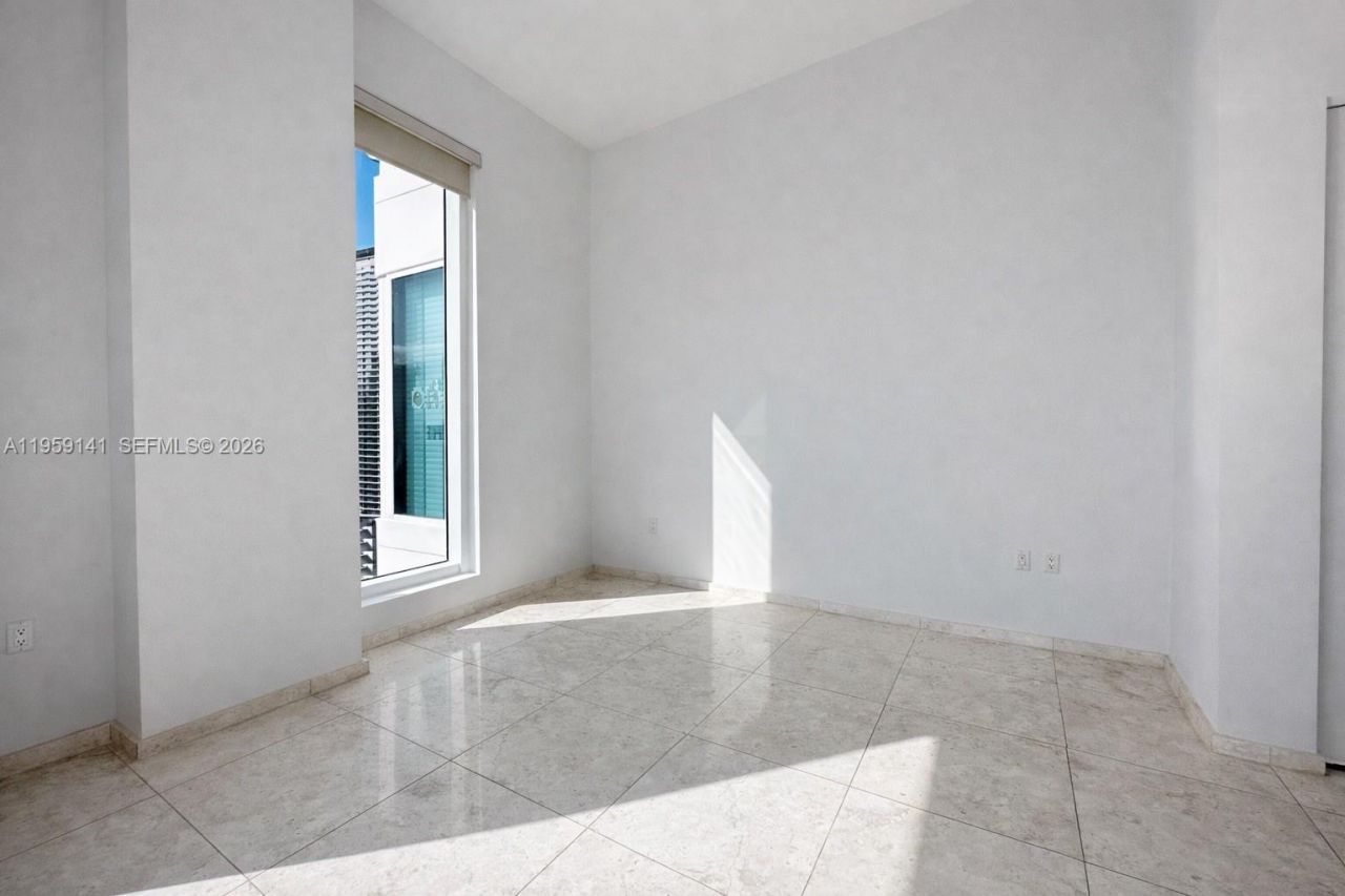 900 Brickell Key Blvd , Unit 2405, Miami, FL 33131 Photo