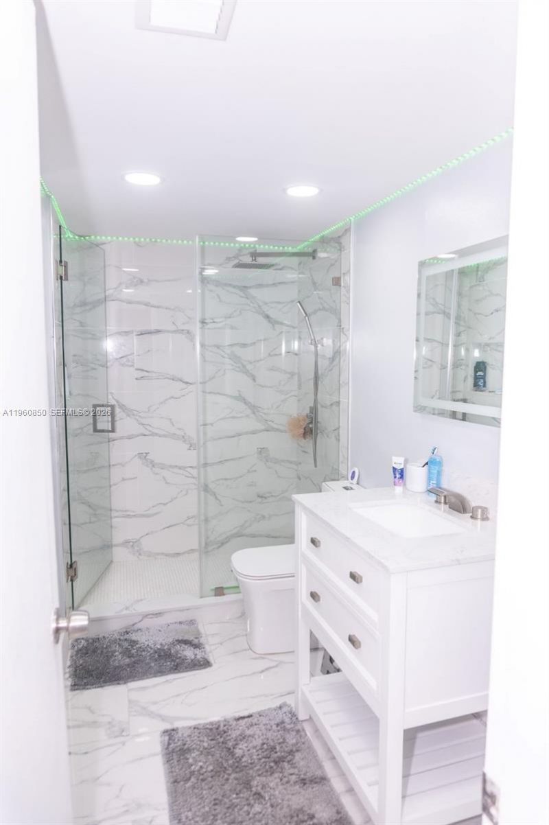 6190 W 19th Ave, Unit 201, Hialeah, FL 33012 Photo