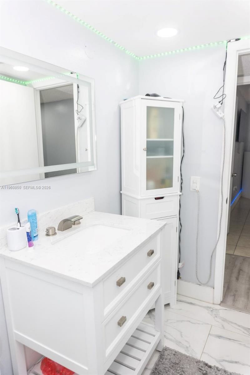 6190 W 19th Ave, Unit 201, Hialeah, FL 33012 Photo