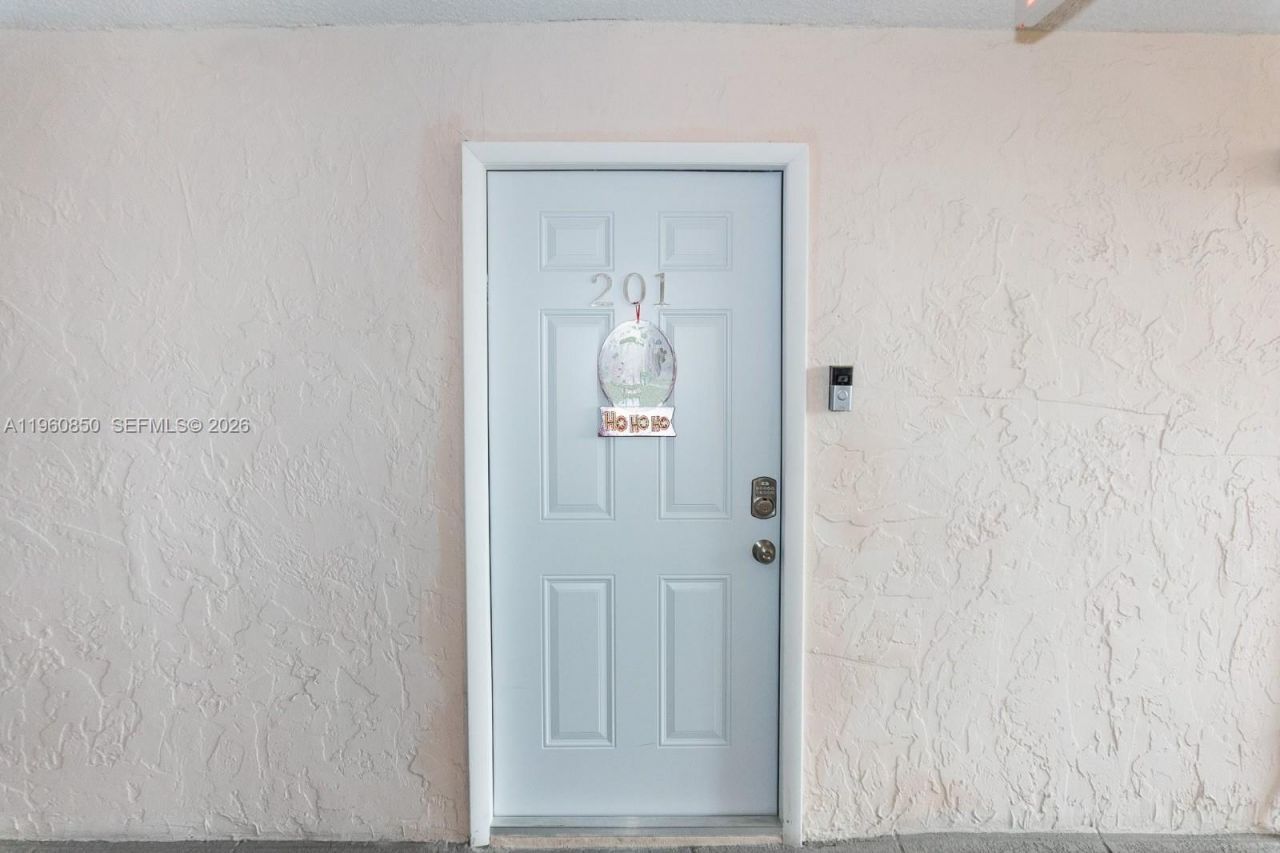 6190 W 19th Ave, Unit 201, Hialeah, FL 33012 Photo