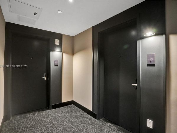 121 NE 5th Street, Unit 401B, Miami, FL 33132