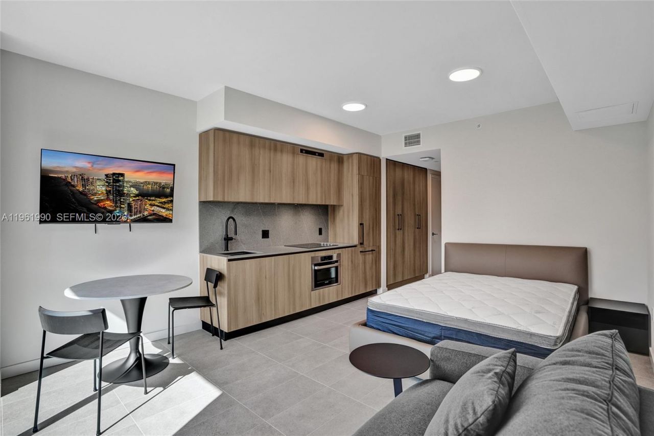 121 NE 5th Street, Unit 401B, Miami, FL 33132 Photo