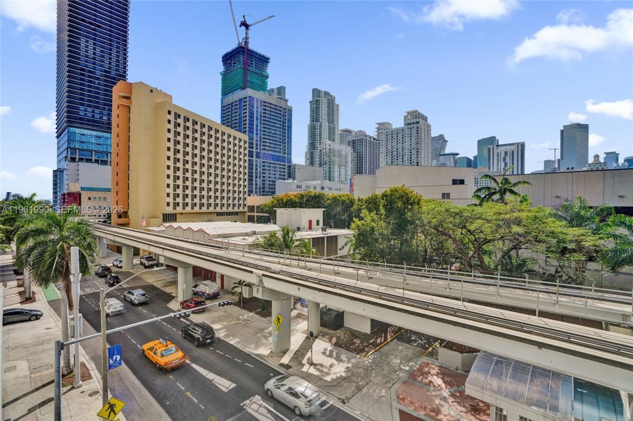 121 NE 5th Street, Unit 401B, Miami, FL 33132 Photo