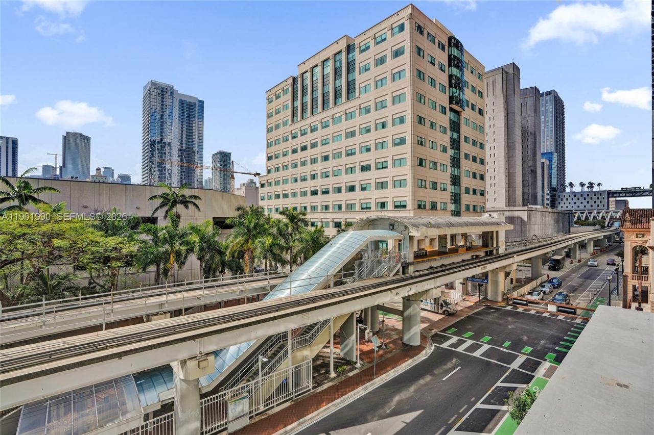 121 NE 5th Street, Unit 401B, Miami, FL 33132 Photo