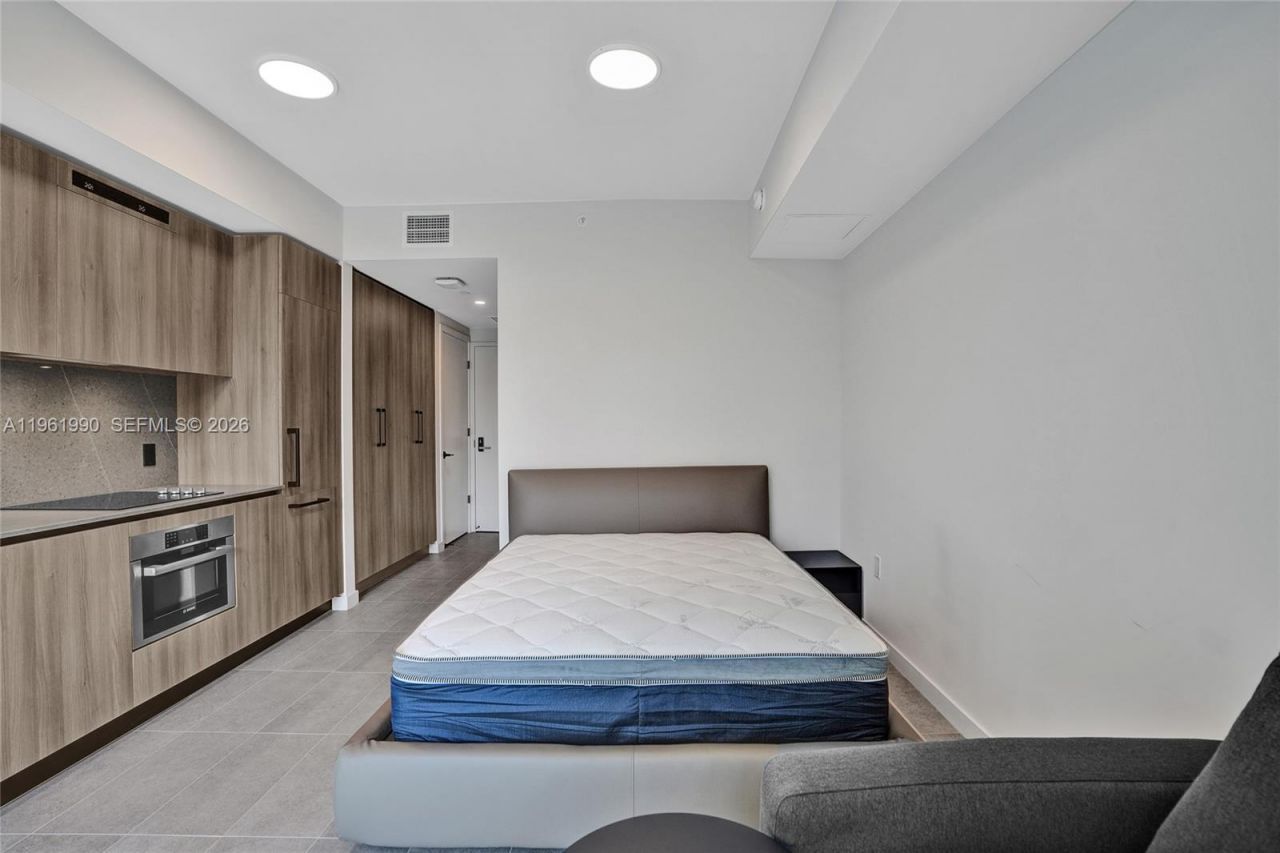 121 NE 5th Street, Unit 401B, Miami, FL 33132 Photo