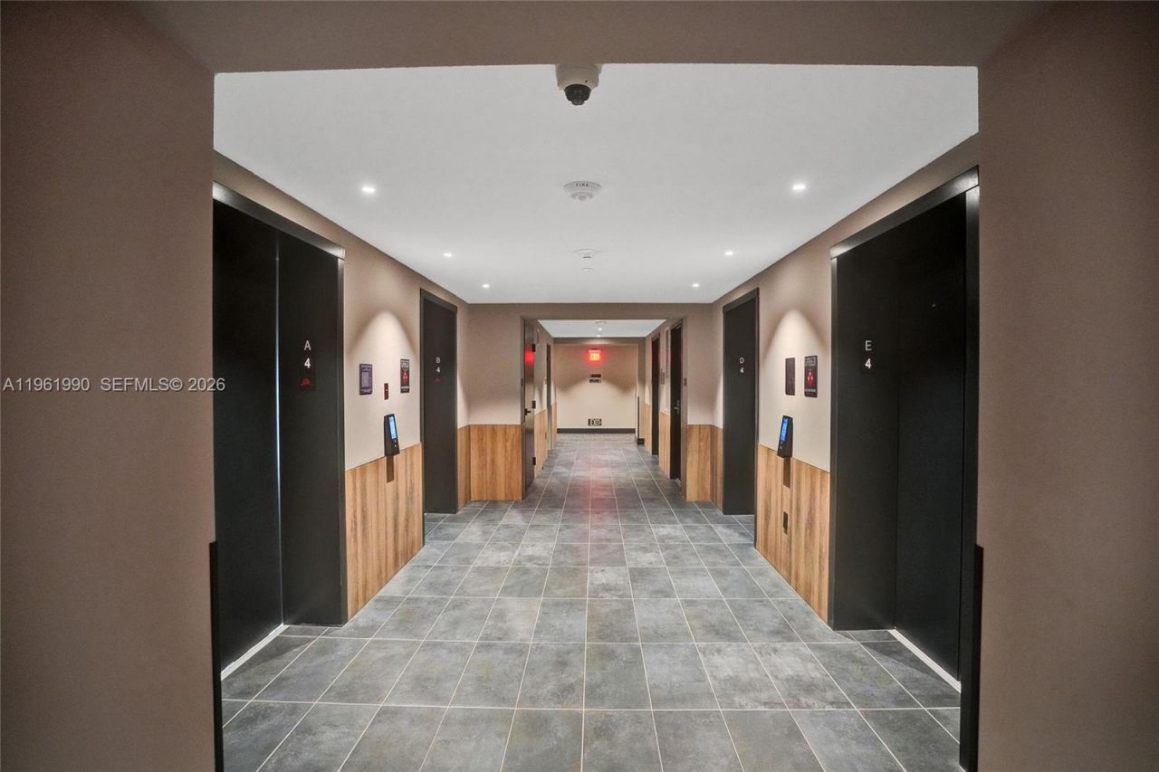 121 NE 5th Street, Unit 401B, Miami, FL 33132 Photo