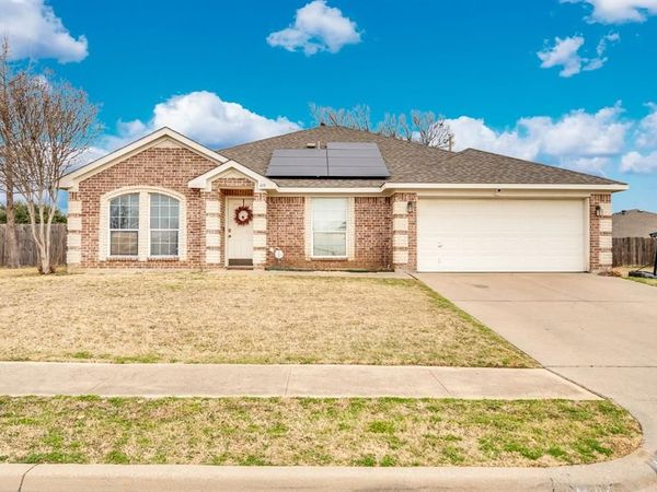 412 Barbara Jean Lane, Burleson, TX 76028
