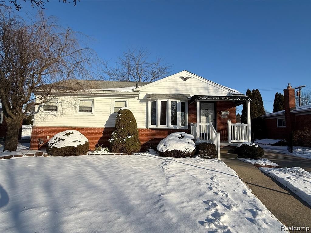 2941 Maxwell Street, Trenton, MI 48183 Main Photo