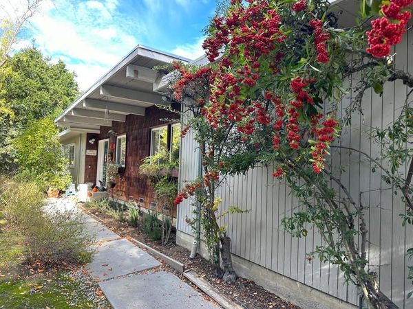 121 Escanyo Way, Portola Valley, CA 94028