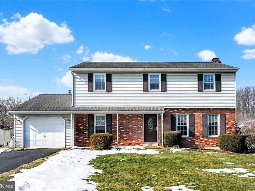 124 Mesa Drive, Reading, PA 19608 Main Photo