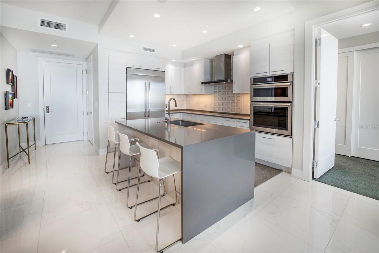 100 1st Avenue N, Unit 1804, Saint Petersburg, FL 33701 Photo