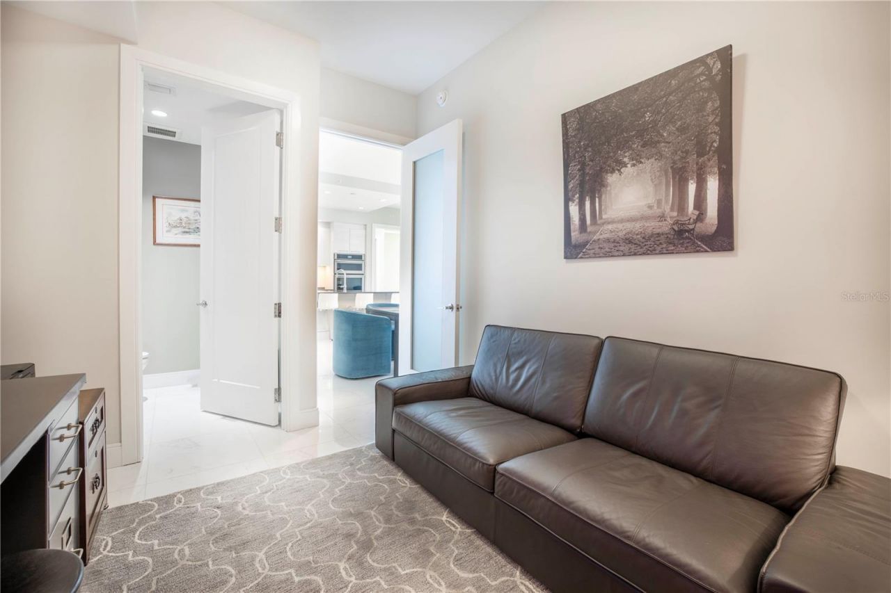 100 1st Avenue N, Unit 1804, Saint Petersburg, FL 33701 Photo