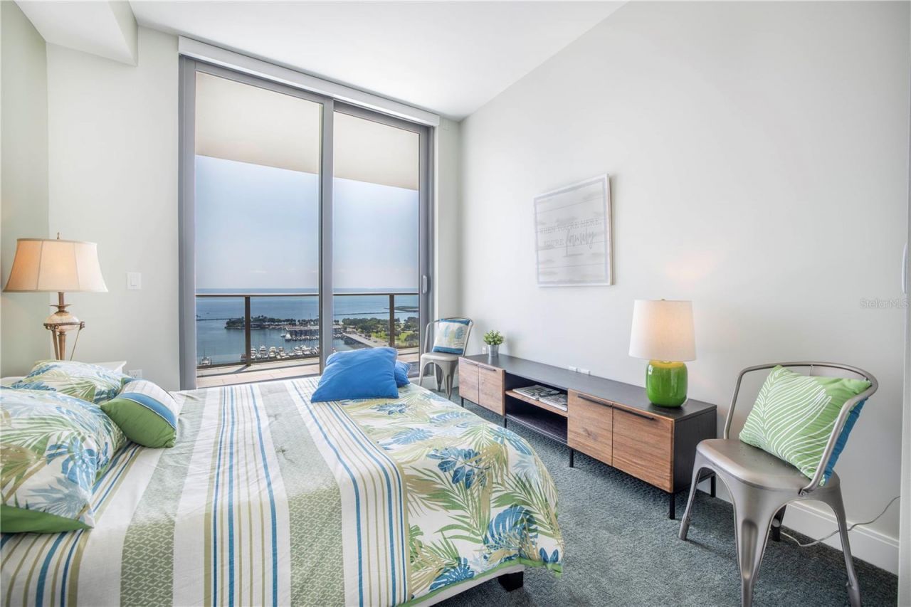 100 1st Avenue N, Unit 1804, Saint Petersburg, FL 33701 Photo