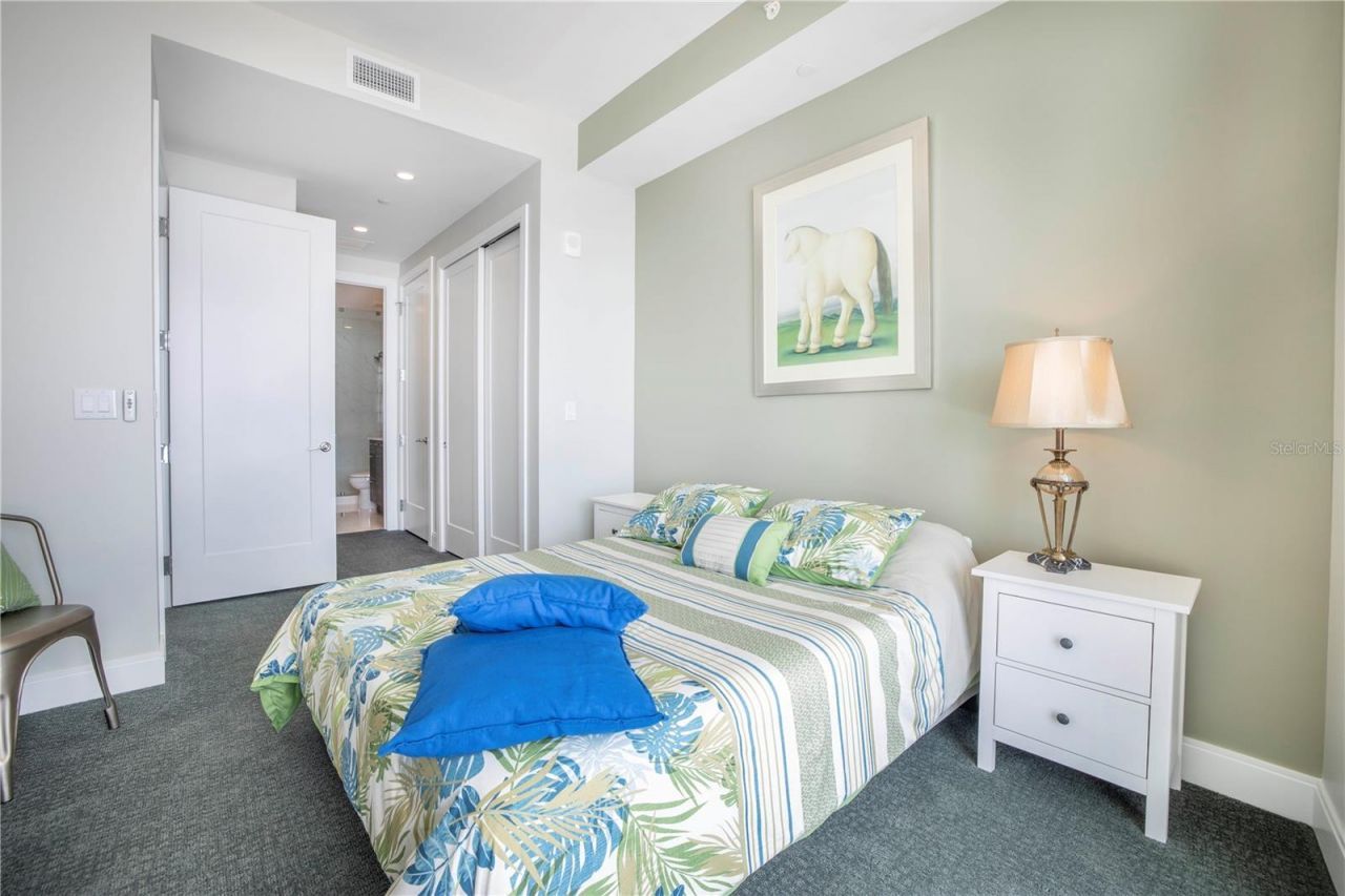 100 1st Avenue N, Unit 1804, Saint Petersburg, FL 33701 Photo