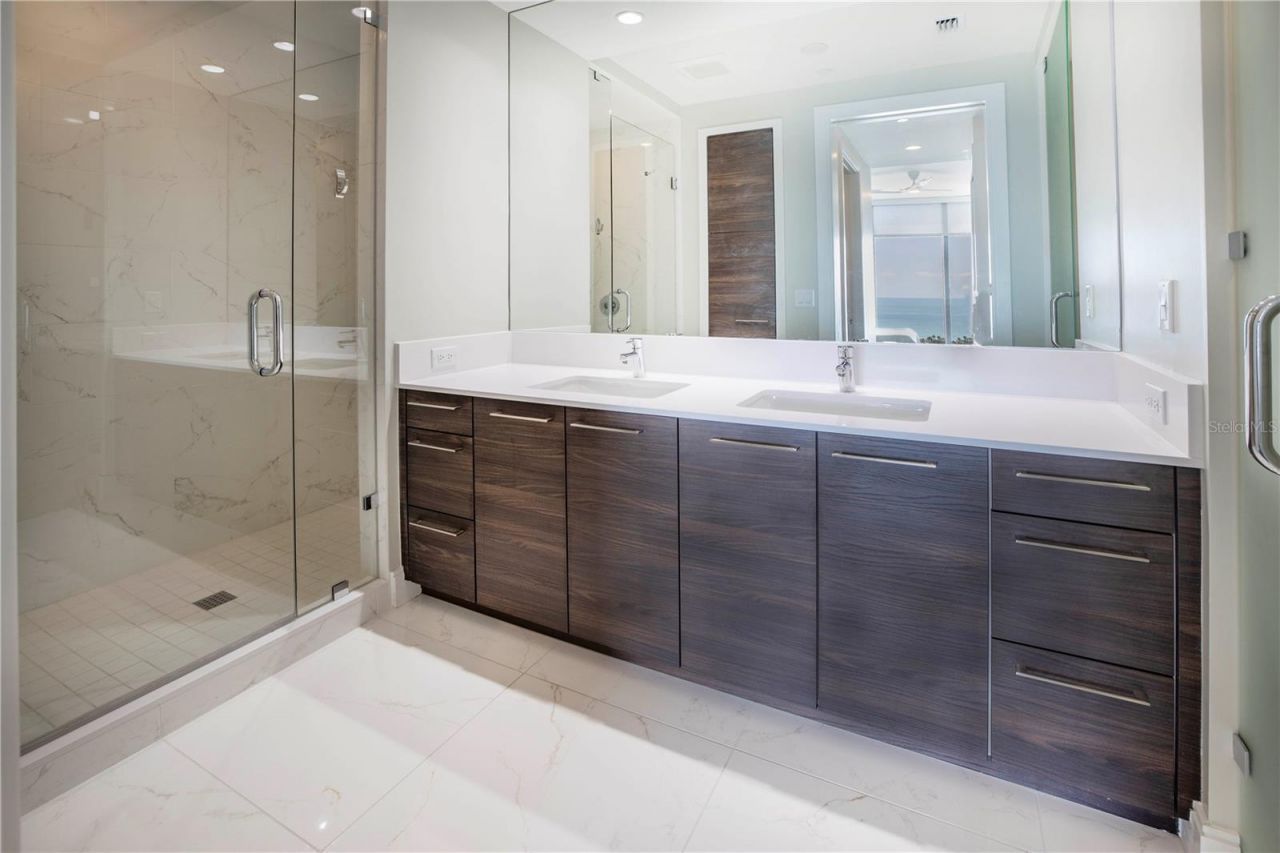 100 1st Avenue N, Unit 1804, Saint Petersburg, FL 33701 Photo