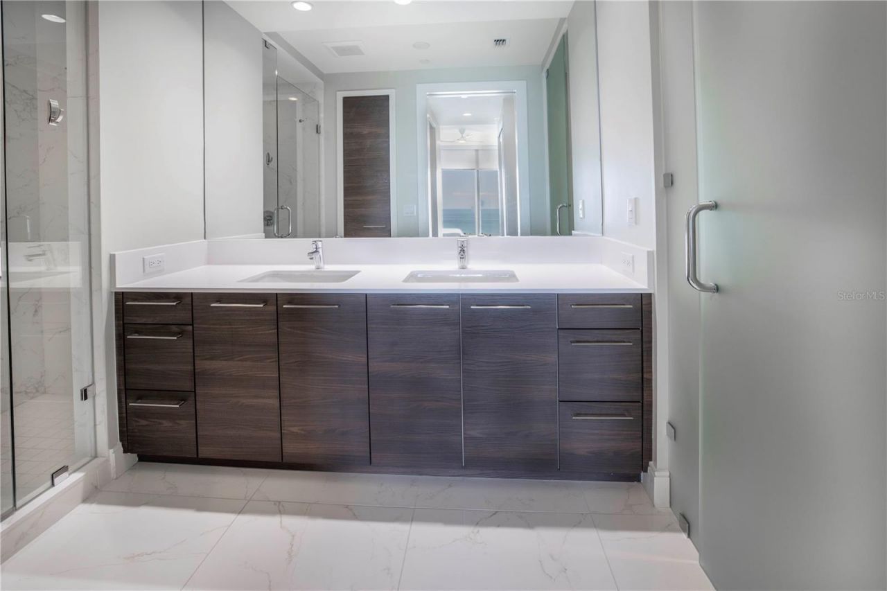 100 1st Avenue N, Unit 1804, Saint Petersburg, FL 33701 Photo