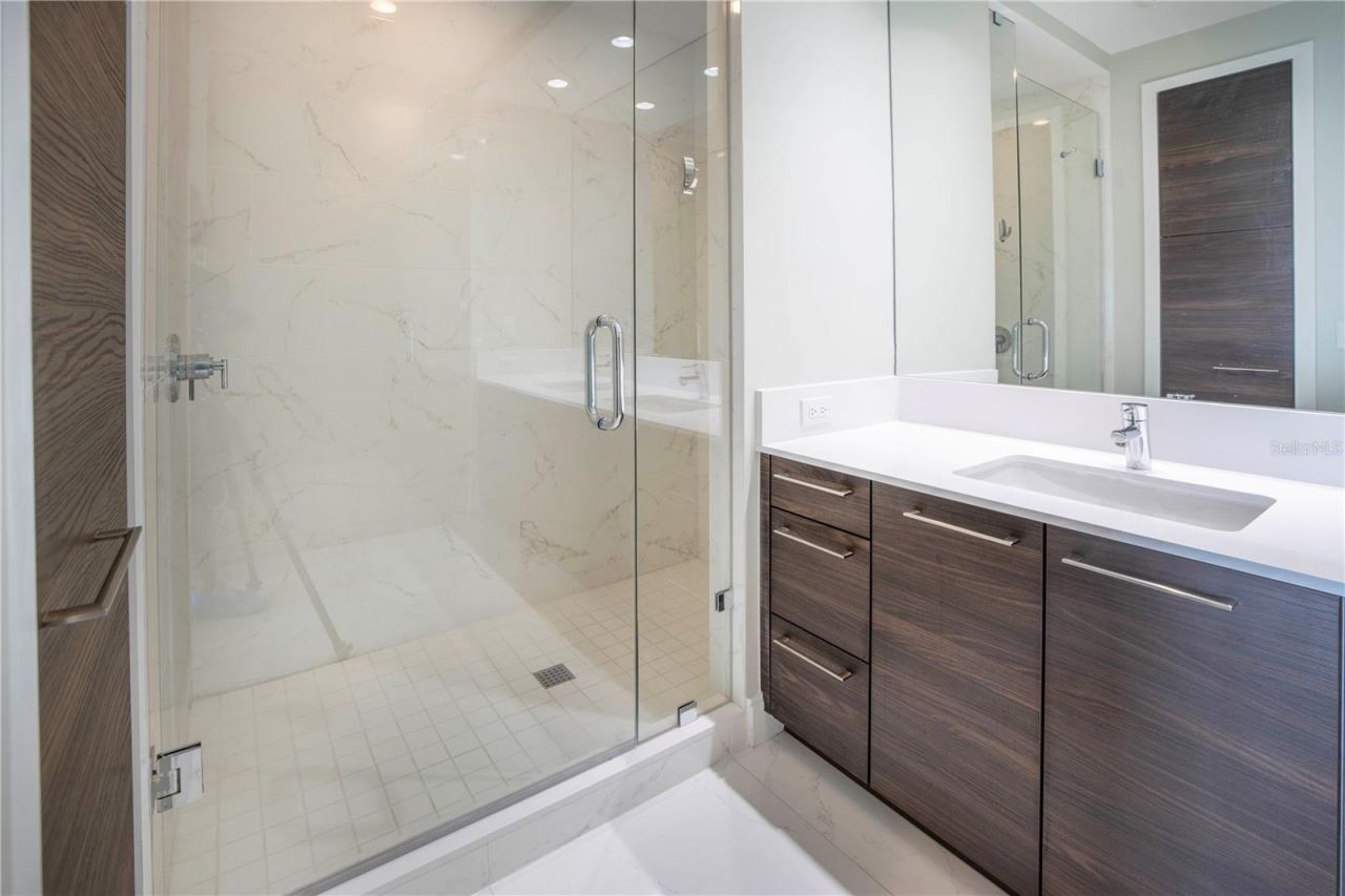 100 1st Avenue N, Unit 1804, Saint Petersburg, FL 33701 Photo