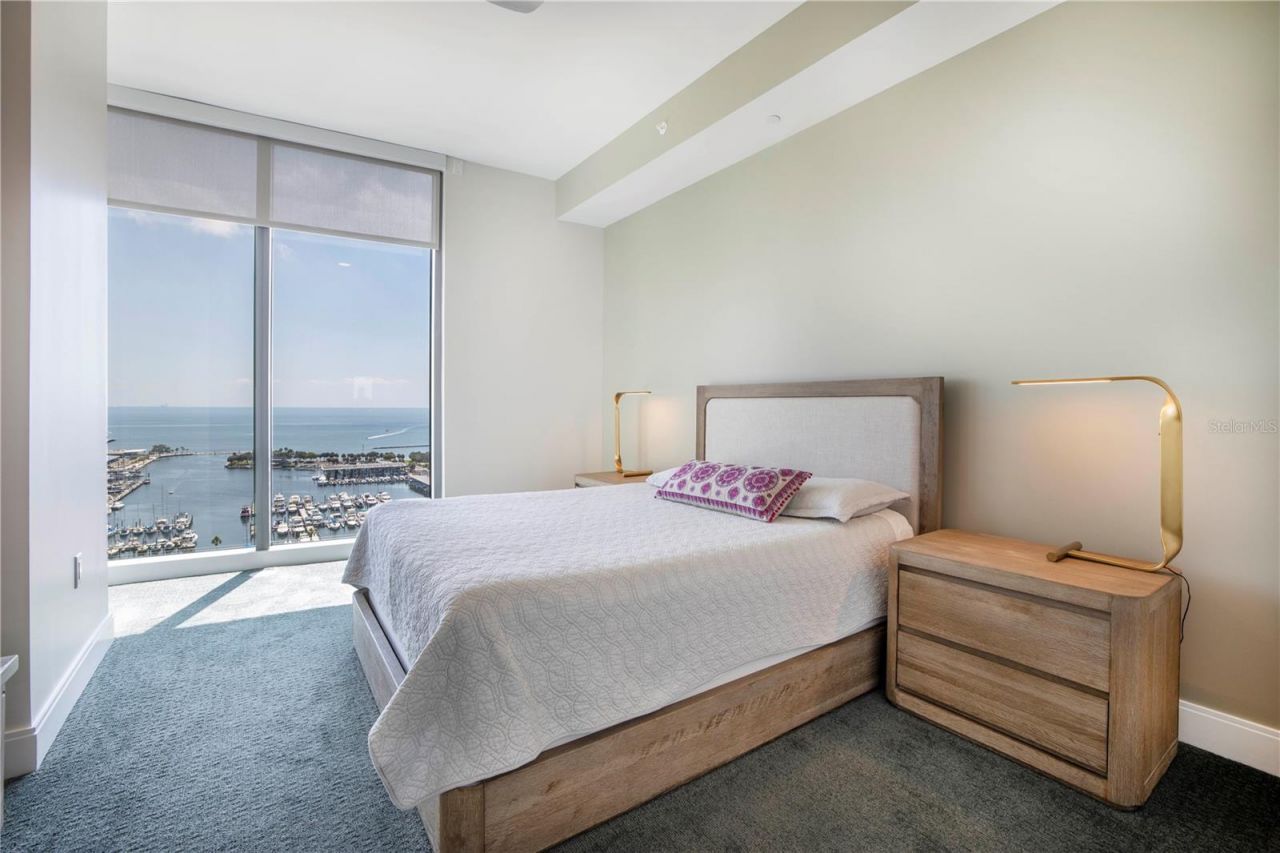 100 1st Avenue N, Unit 1804, Saint Petersburg, FL 33701 Photo