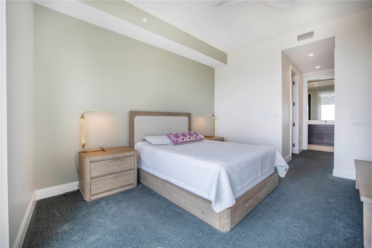 100 1st Avenue N, Unit 1804, Saint Petersburg, FL 33701 Photo