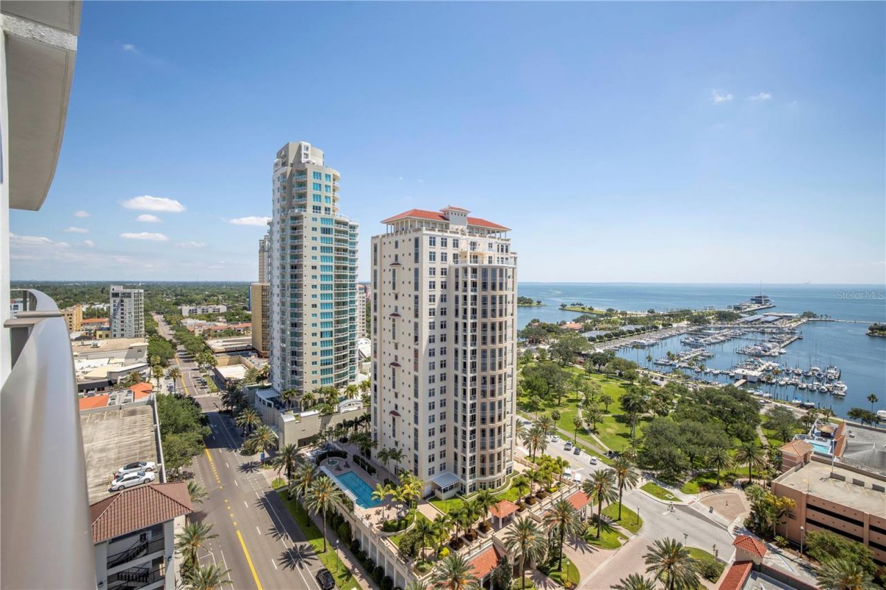 100 1st Avenue N, Unit 1804, Saint Petersburg, FL 33701 Photo