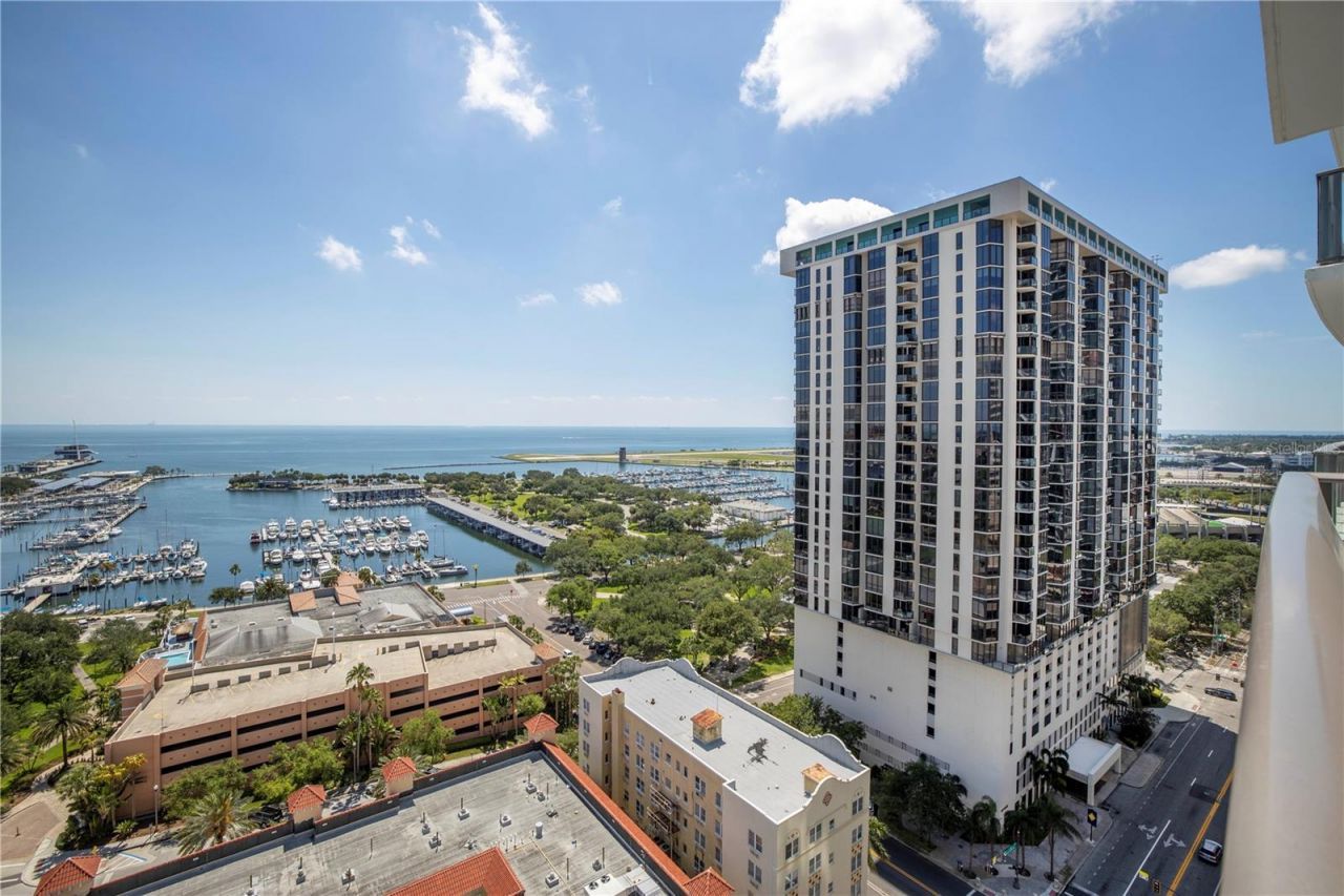100 1st Avenue N, Unit 1804, Saint Petersburg, FL 33701 Photo