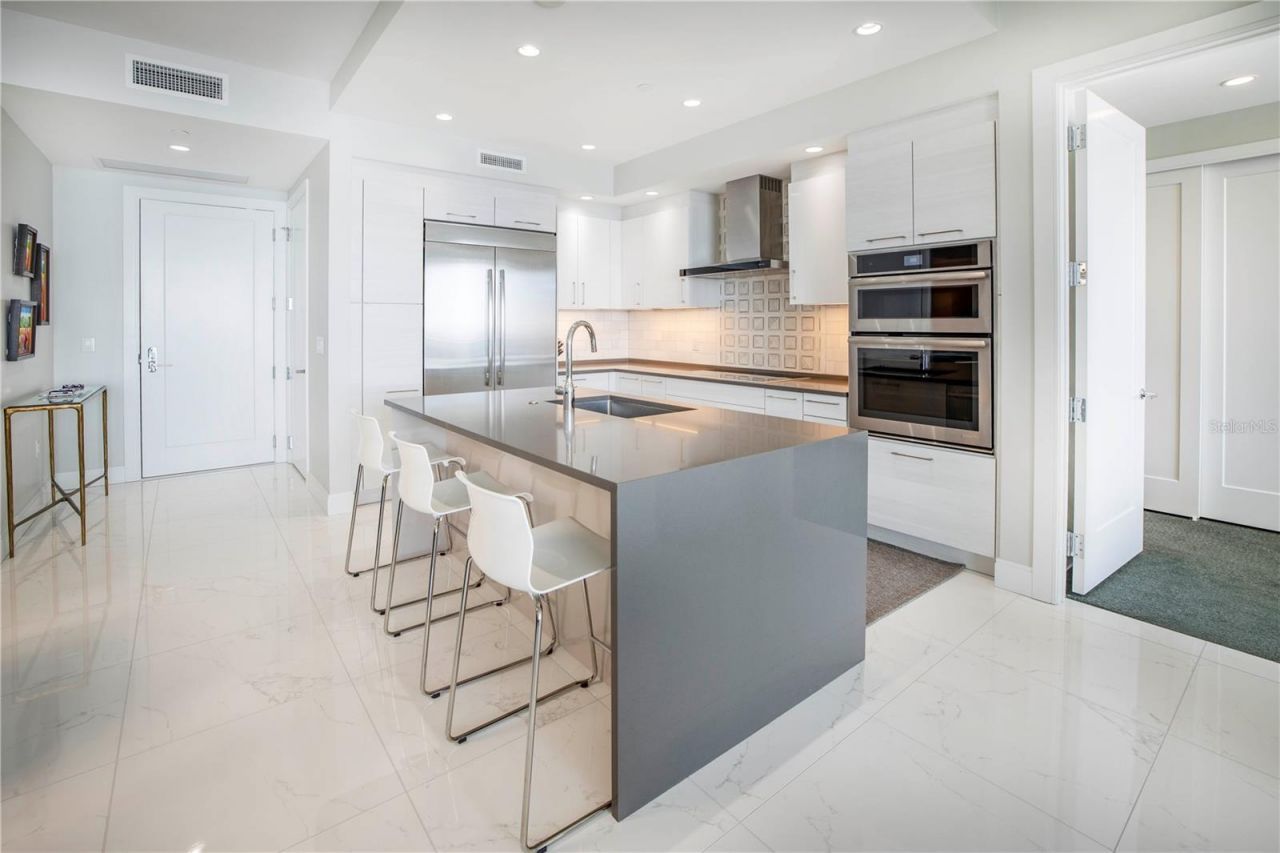 100 1st Avenue N, Unit 1804, Saint Petersburg, FL 33701 Photo