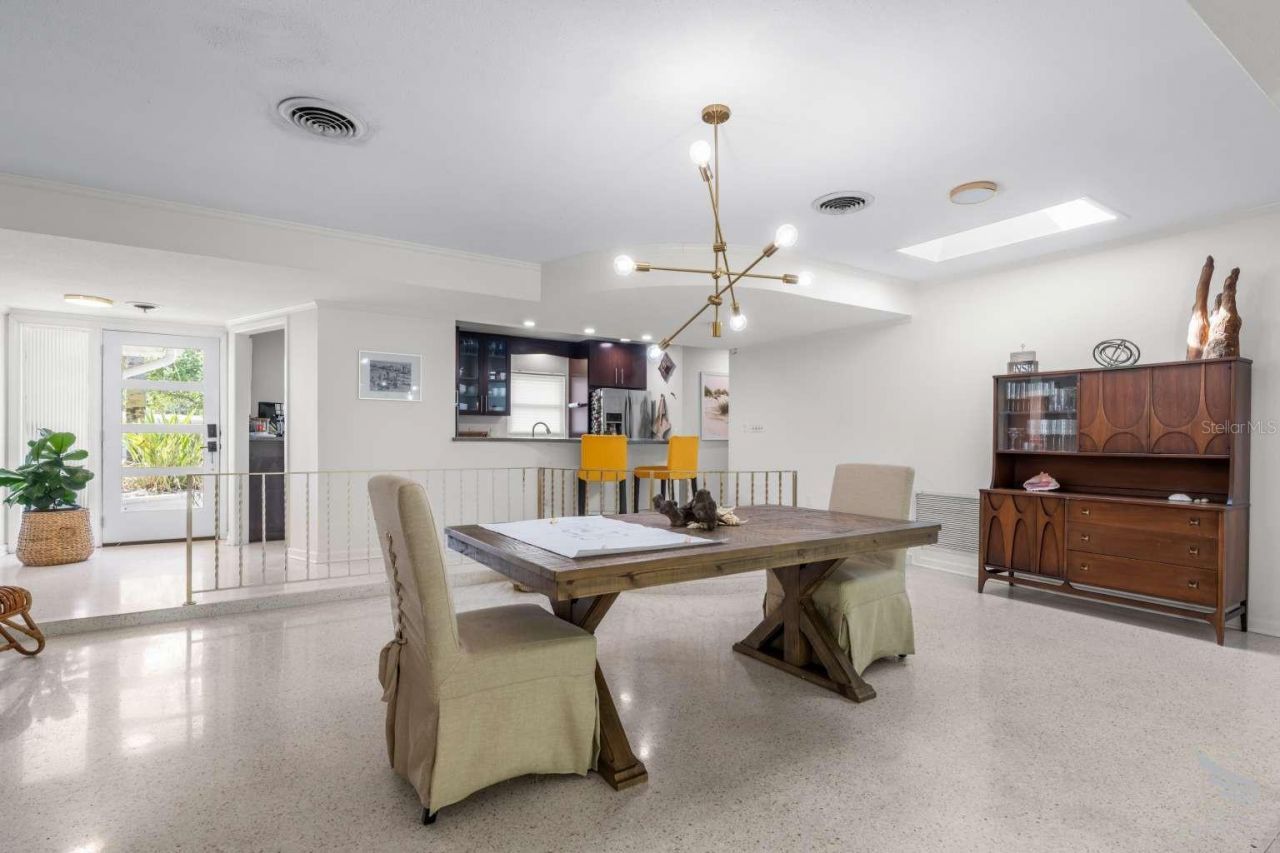 812 E 13th Avenue, New Smyrna Beach, FL 32169 Photo