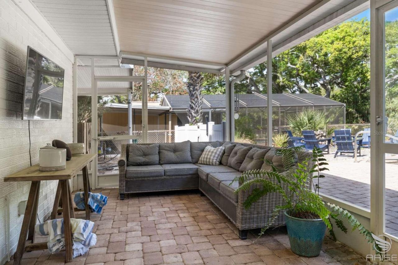 812 E 13th Avenue, New Smyrna Beach, FL 32169 Photo