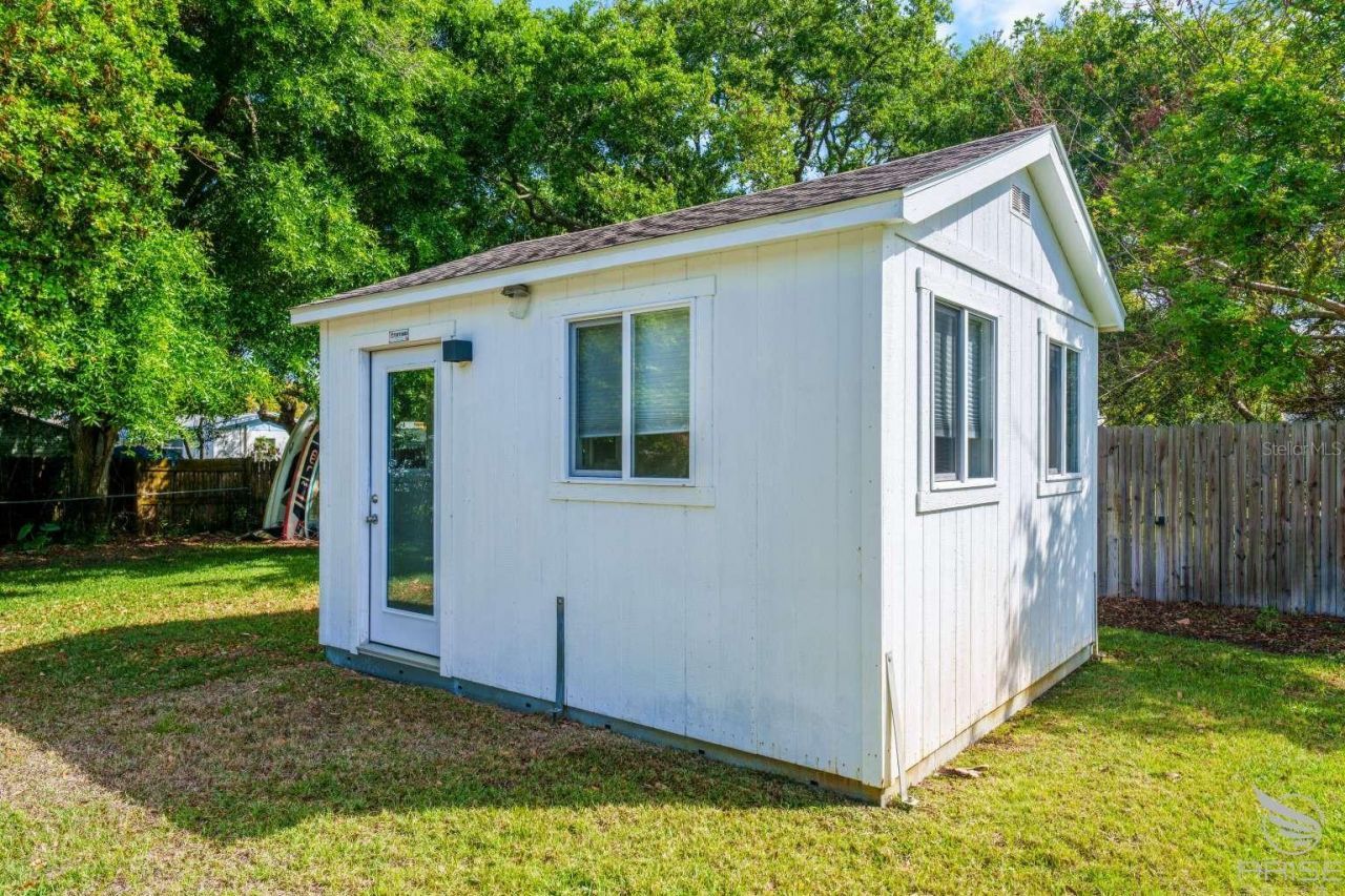 812 E 13th Avenue, New Smyrna Beach, FL 32169 Photo