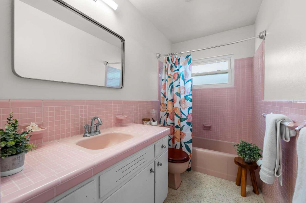 812 E 13th Avenue, New Smyrna Beach, FL 32169 Photo