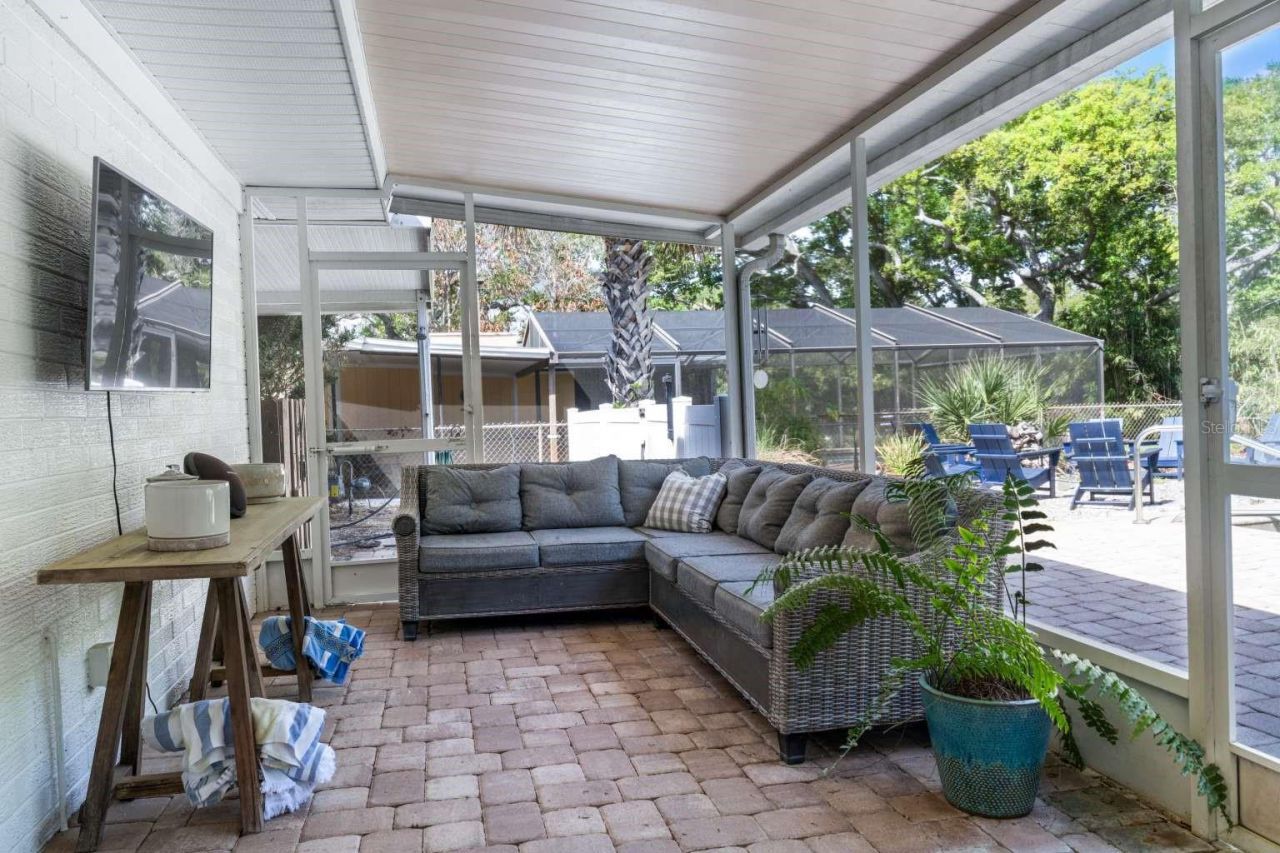 812 E 13th Avenue, New Smyrna Beach, FL 32169 Photo