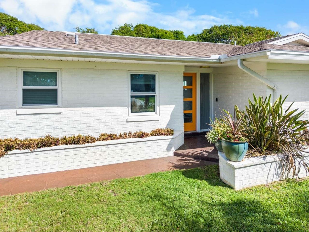 812 E 13th Avenue, New Smyrna Beach, FL 32169 Photo