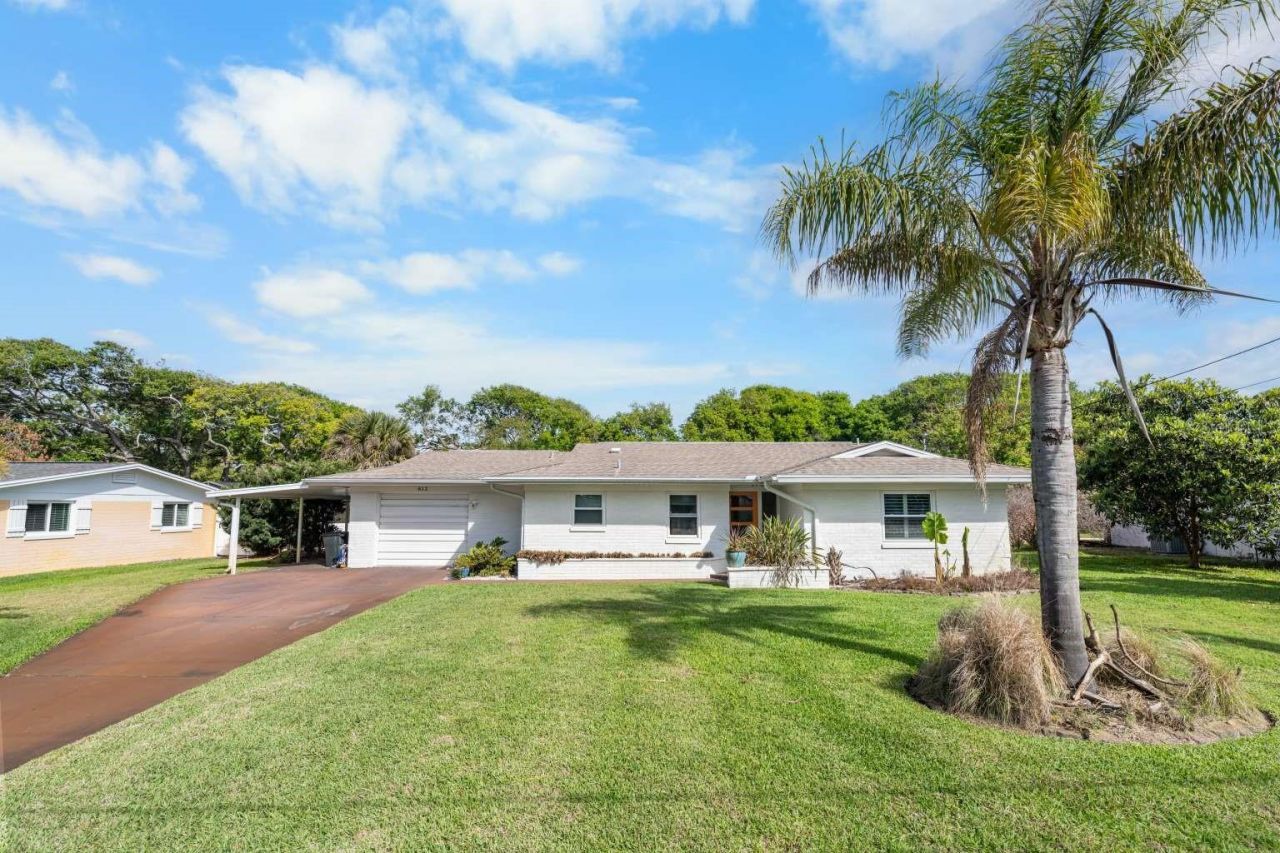 812 E 13th Avenue, New Smyrna Beach, FL 32169 Photo