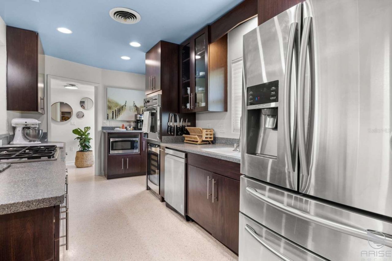812 E 13th Avenue, New Smyrna Beach, FL 32169 Photo