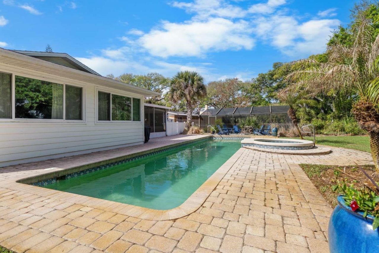 812 E 13th Avenue, New Smyrna Beach, FL 32169 Photo
