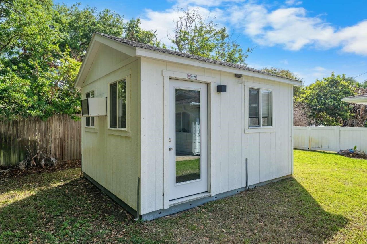 812 E 13th Avenue, New Smyrna Beach, FL 32169 Photo